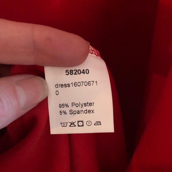 🎉Host Pick🎉🎀NEW🎀 Red Off The Shoulder Dress - Picture 6 of 8